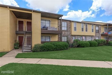 Condos for Rent in 77035 .